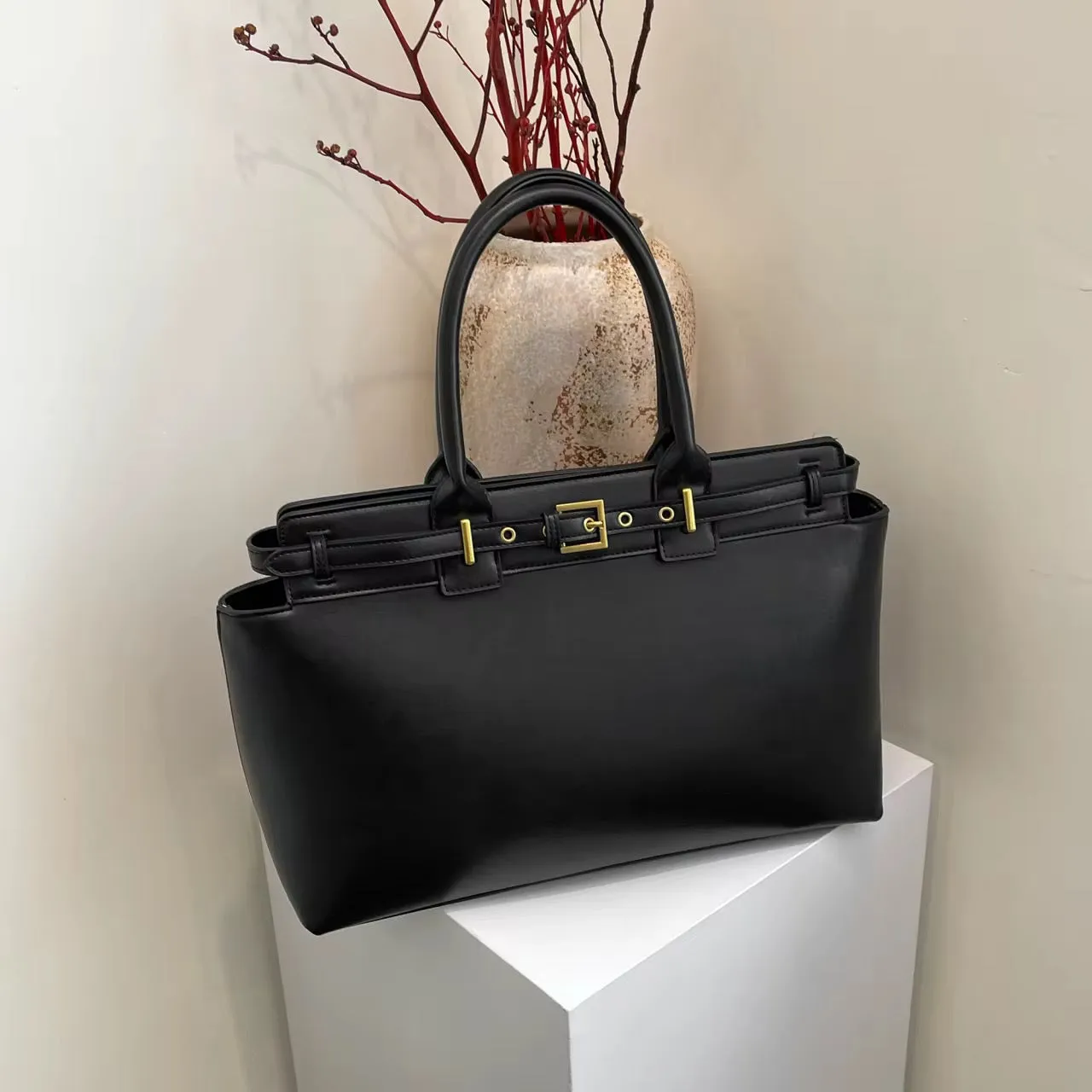 حقائب يد عملية بسعة كبيرة - practical Large Capacity Handbags