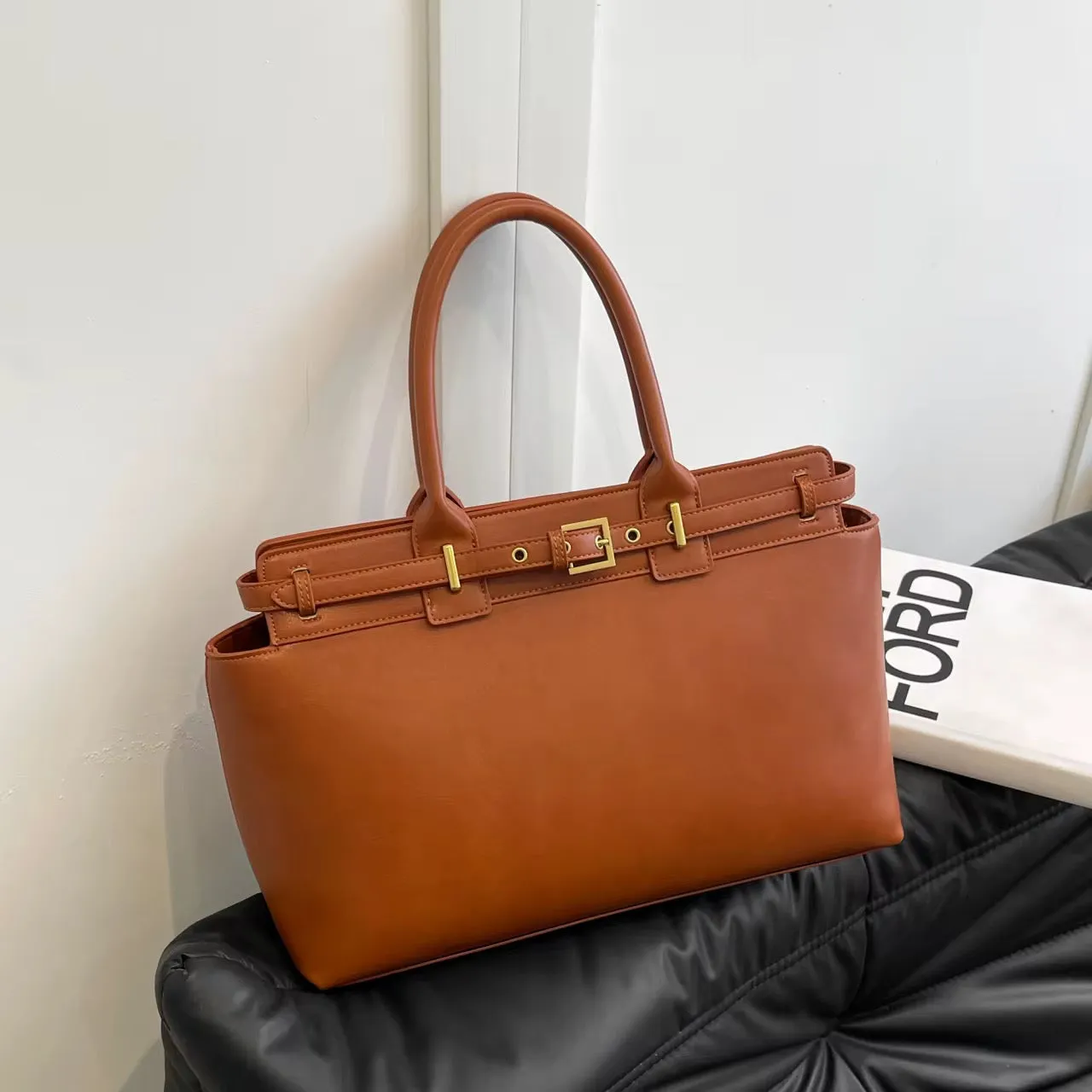حقائب يد عملية بسعة كبيرة - practical Large Capacity Handbags