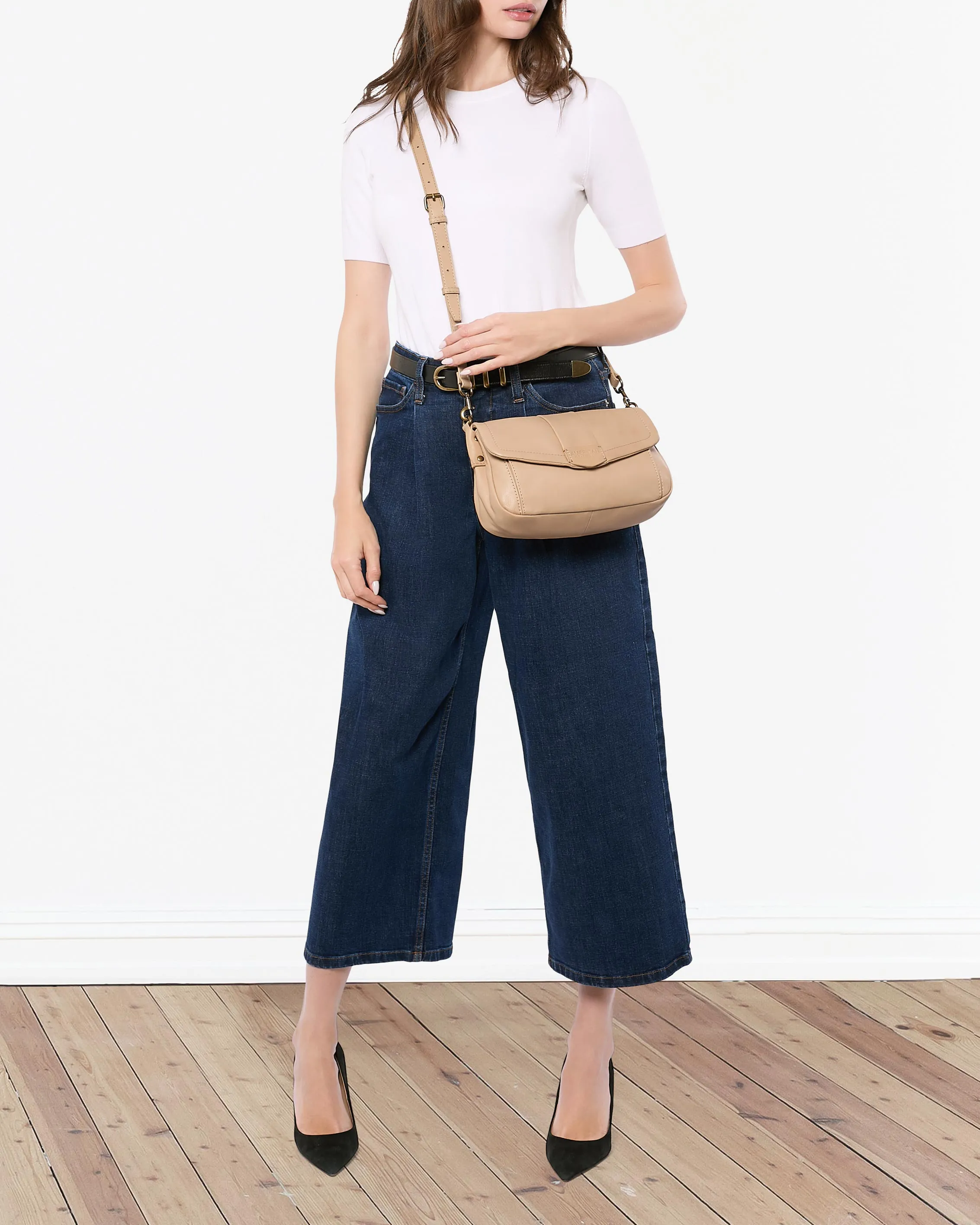 Mohegan Crossbody