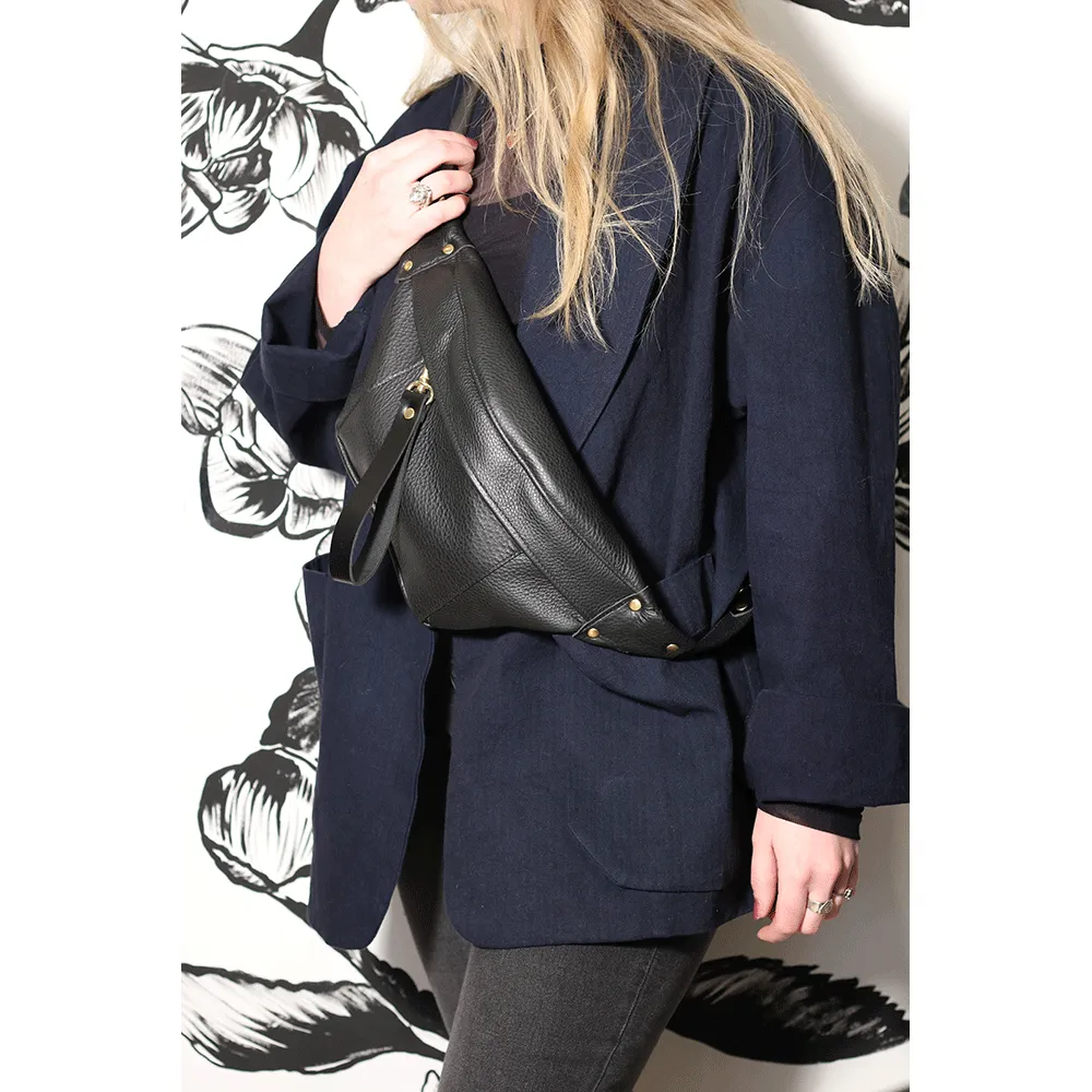 Stevie Belt Bag in Pebbled Noir